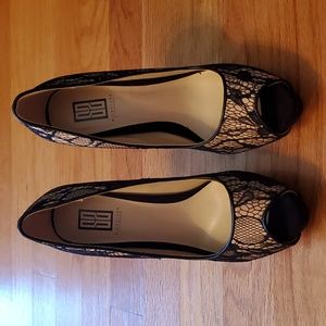 ShoeDazzle Signature black lace peep-toe platform stilettos nude lining Size 6.5